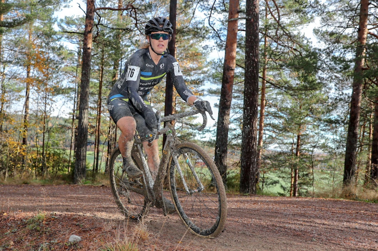 DOMINERTE: Ingrid Moe tok sesongens første Norgescupseier i kross og overtok også laksetrøya. Foto: Ola Morken