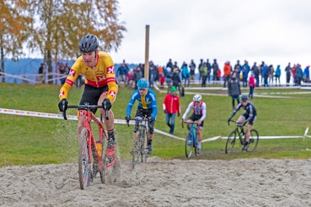 HISTORISK: Med dagens seier i Superpokal Voldsløkka er Erik Nordsæter Resell første mann til å vinne det prestisjetunge krossrittet i Oslo mer enn en gang. Foto: Ola Morken HISTORISK: Med dagens seier i Superpokal Voldsløkka er Erik Nordsæter Resell første mann til å vinne det prestisjetunge krossrittet i Oslo mer enn en gang. Foto: Ola Morken