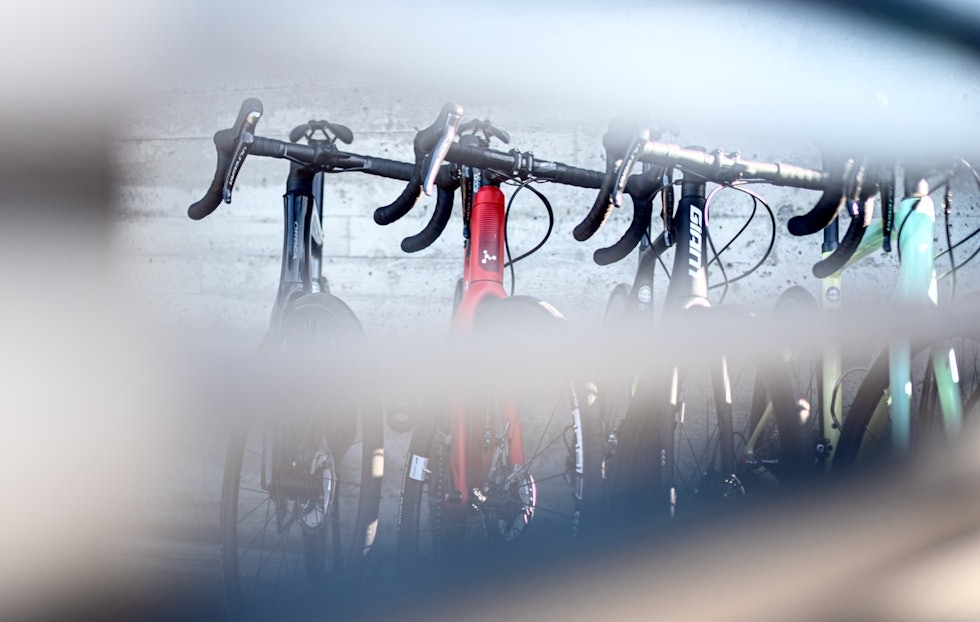 FLOTT BUKETT: Orbea Orca, Argon18 Krypton, Giant TCR og Specialized Tarmac SL6. Foto: Henrik Alpers Landeveistest- Giant, Argon18, Specialized, BMC, Orbea