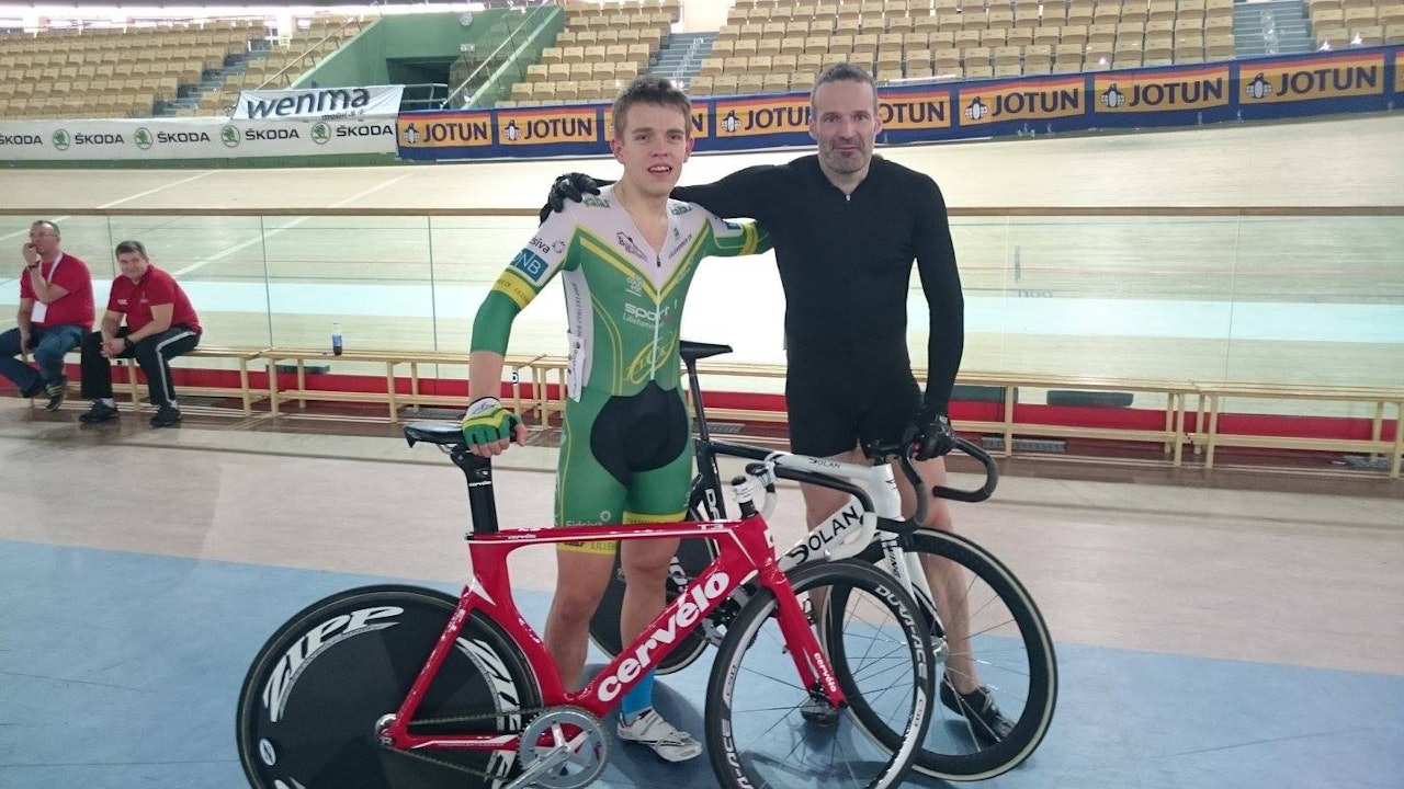 EN OG TO: Aleksander Perez (til venstre) slo Joseph Santaniello i sprintfinalen. Foto: Privat  EN OG TO: Aleksander Perez (til venstre) slo Joseph Santaniello i sprintfinalen. Foto: Privat