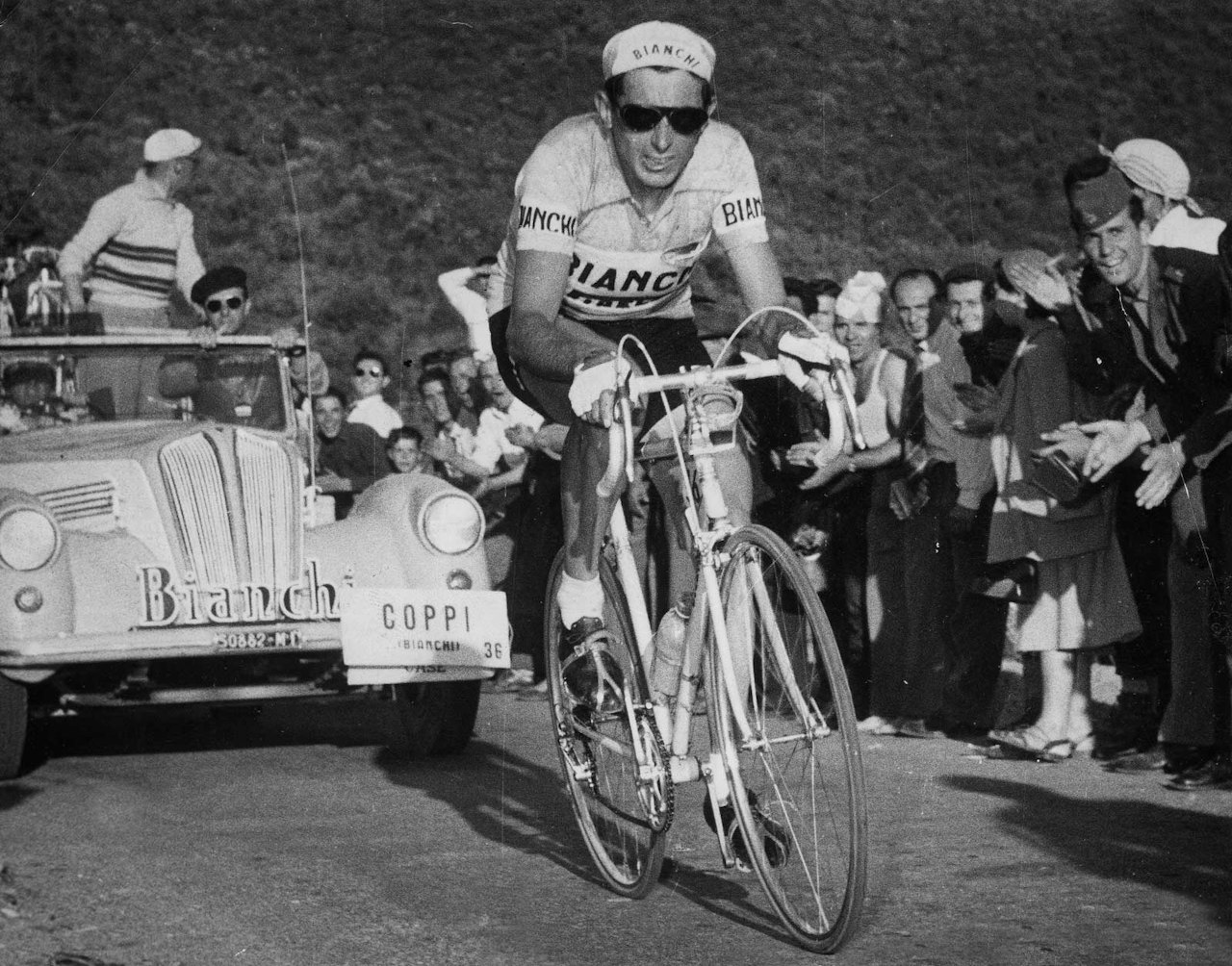 ikonet: Fausto Coppi gjorde sykkelcapsen populær blant både fans og syklister. Foto: Cor Vos.