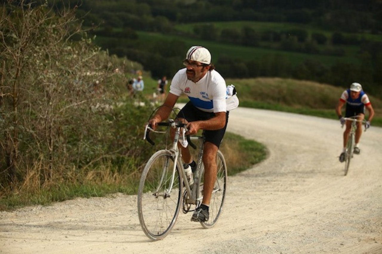 GAMLE DAGER: Ja da syklet de slik på grus. Det kan du også gjøre. Gi bort opplevelsen til jul! GAMLE DAGER: Ja da syklet de slik på grus. Det kan du også gjøre. Gi bort opplevelsen til jul!