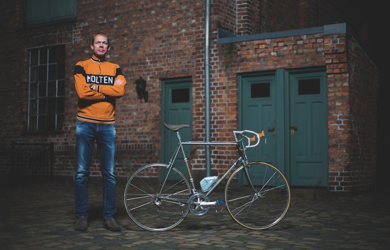 HISTORISK: Dan Ulléns Nishiki Olympic Royal fra 1982,brukes helst i kombinasjon med ulltrøye. HISTORISK: Dan Ulléns Nishiki Olympic Royal fra 1982,brukes helst i kombinasjon med ulltrøye.