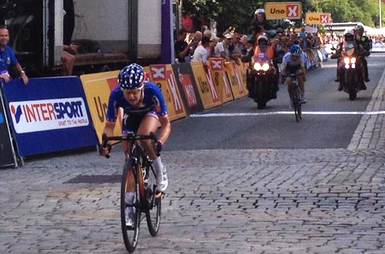 Megan Guarnier (Boels-Dolmans) vant målspurten i Halden foran Amanda Spratt (Orica-AIS). Foto: Sara Connolley