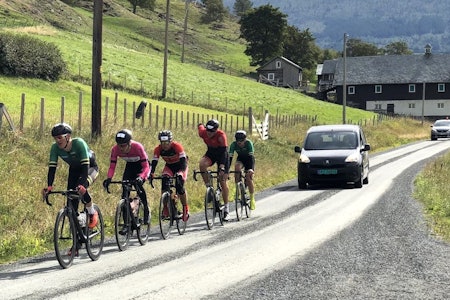 BRUDDET: Det opprinnelige bruddet ble etter hvert redusert til en duell mellom Knut Sande (Asker CK) og Johan Noraker Nossen (Follo SK). Foto: Styrkeprøven AS BRUDDET: Det opprinnelige bruddet ble etter hvert redusert til en duell mellom Knut Sande (Asker CK) og Johan Noraker Nossen (Follo SK). Foto: Styrkeprøven AS