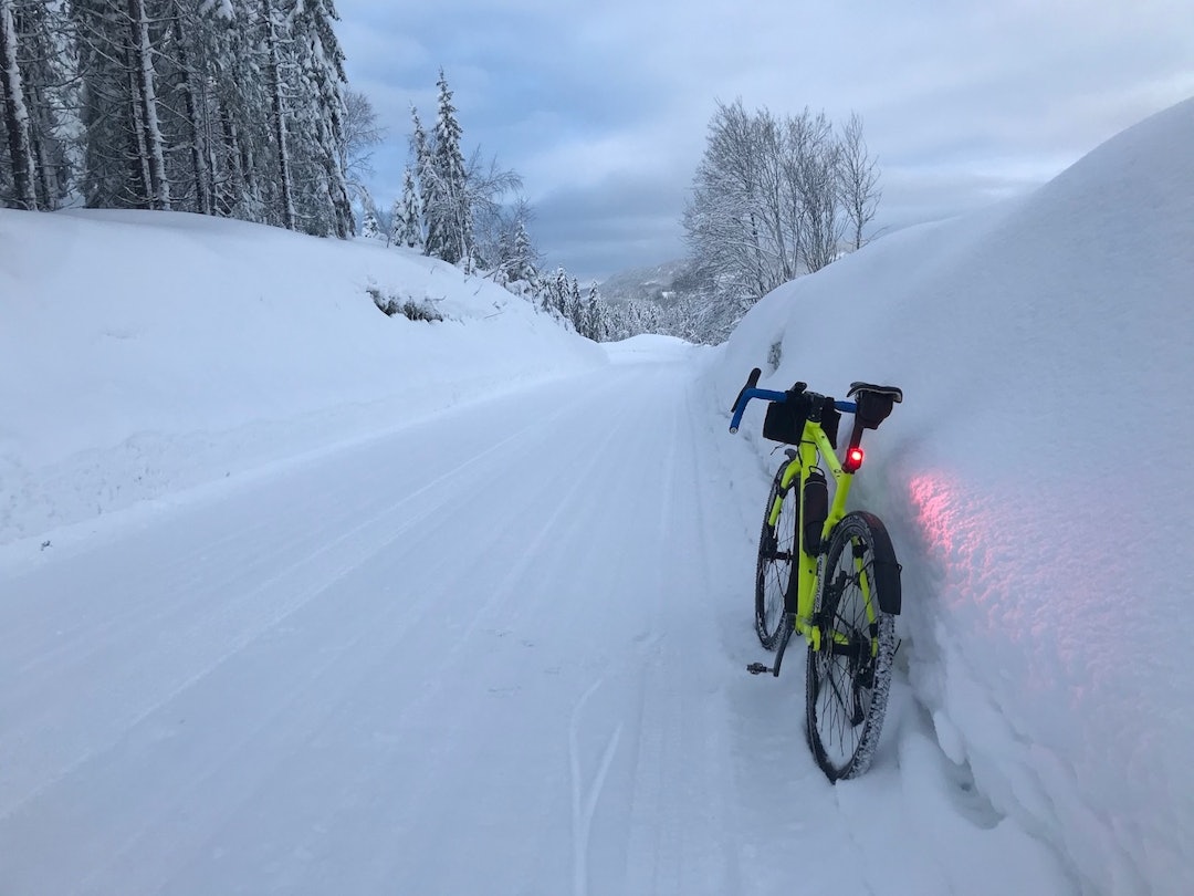 Snøsykling med piggdekk