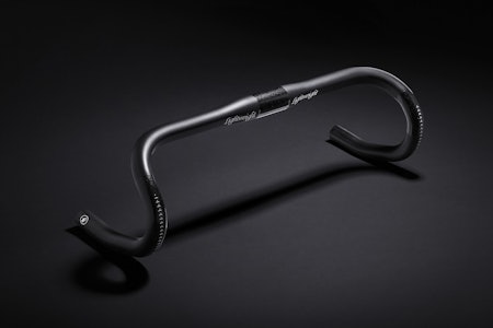 VEIVISER: Rennbügel fra Lightweight setter standarden for kompaktstyrer i premiumklassen. Foto: Lightweight. VEIVISER: Rennbügel fra Lightweight setter standarden for kompaktstyrer i premiumklassen. Foto: Lightweight.