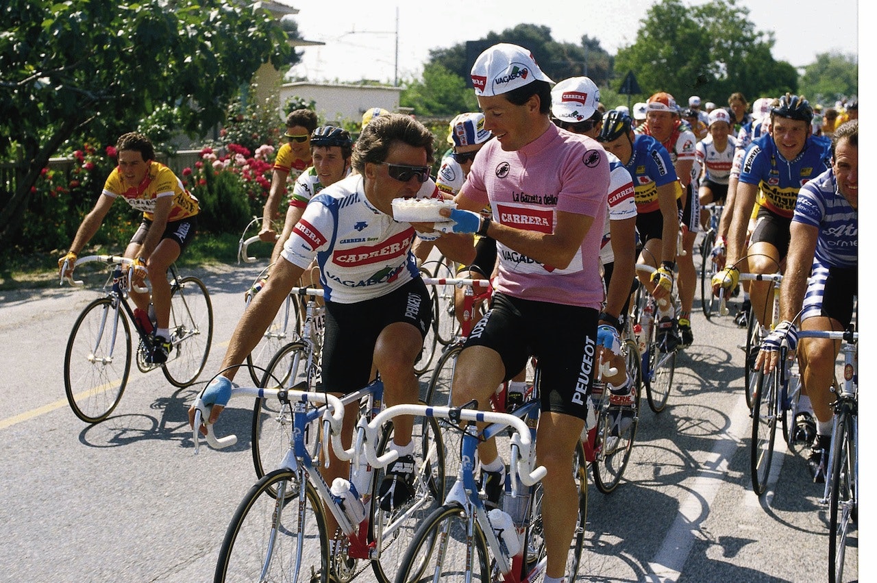 GAMLE GUDER: Stephen Roche kjekker seg under 1986-utgaven av Giro d'Italia. Foto: Cor Vos. 