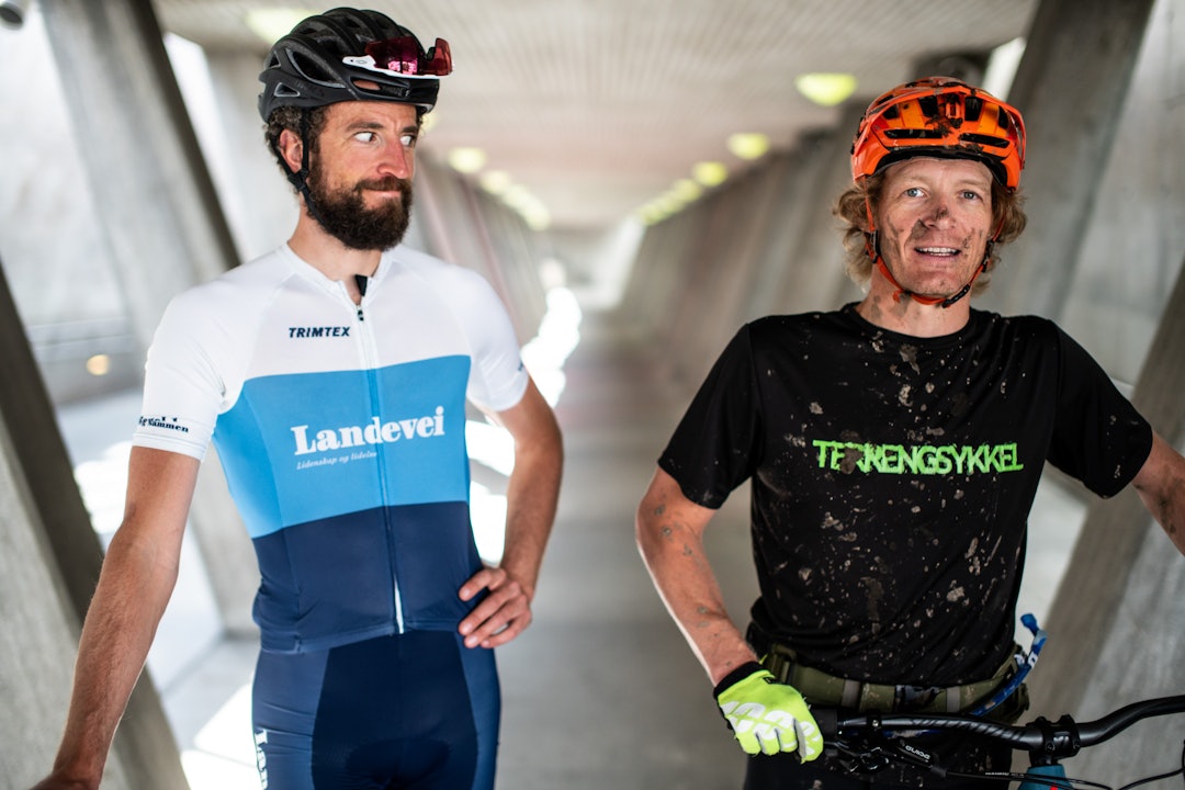 VS: Er det mulig å sammenlikne landevei- og terrengsykling? Henrik Alpers og Øyvind Aas prøver seg. Bilde: Christian Nerdrum VS: Er det mulig å sammenlikne landevei- og terrengsykling? Henrik Alpers og Øyvind Aas prøver seg. Bilde: Christian Nerdrum