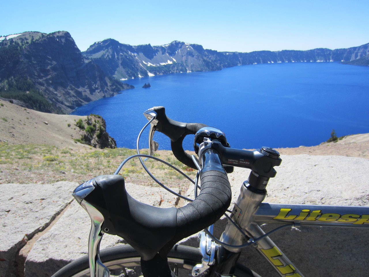 CRATER LAKE: En av mange spektakulære landeveisturer i Central Oregon. Foto: Kent Murdoch CRATER LAKE: En av mange spektakulære landeveisturer i Central Oregon. Foto: Kent Murdoch