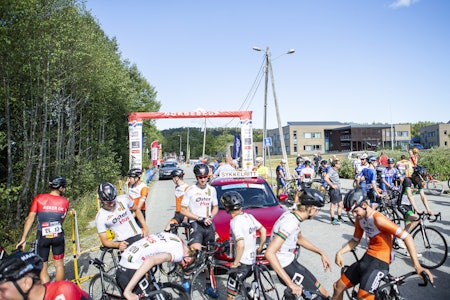 AVLYST: Spikkestadrunden ble avlyst etter en runde. – For farlig, sa kommissærer, lagledere, ryttere og rittledelsen. Foto: Pål Westgaard AVLYST: Spikkestadrunden ble avlyst etter en runde. – For farlig, sa kommissærer, lagledere, ryttere og rittledelsen. Foto: Pål Westgaard