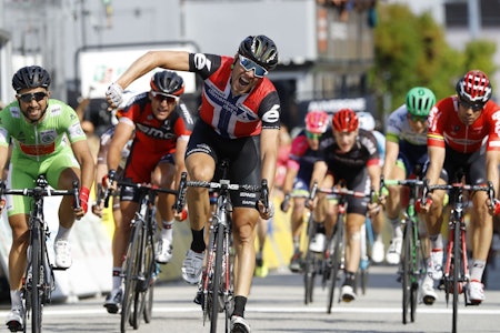 EDDY THE BOSS: Edvald Boasson Hagen jubler etter seieren på dagens etappe i Criterium de Dauphine. Foto: Cor Vos. 