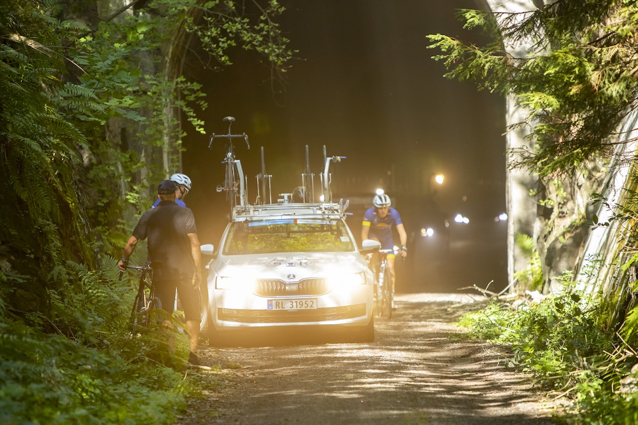 UFORSVARLIG: Spikkestadrunden måtte avlyses etter en runde på grunn av urforsvarlige trafikkforhold. Foto: Pål Westgaard UFORSVARLIG: Spikkestadrunden måtte avlyses etter en runde på grunn av urforsvarlige trafikkforhold. Foto: Pål Westgaard