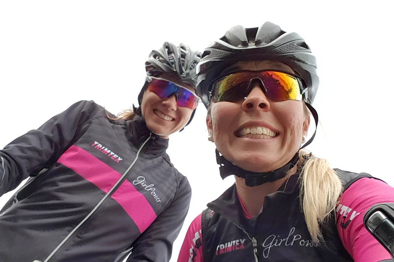 Monica Storhaug (til høyre) sikter mot rekord på Lillehammer-Oslo i 2018, der Maiken Tømta (til venstre) er en av 20 ryttere så langt på det nye laget. Foto: Privat Monica Storhaug (til høyre) sikter mot rekord på Lillehammer-Oslo i 2018, der Maiken Tømta (til venstre) er en av 20 ryttere så langt på det nye laget. Foto: Privat