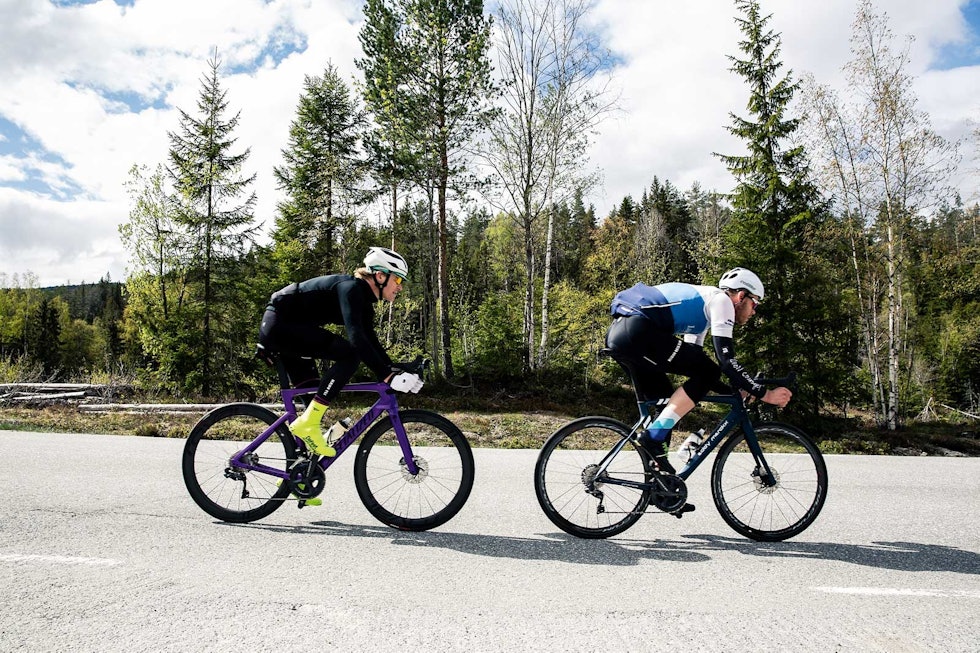 OGSÅ PÅ LANGTUR: En god aerosykkel må også være god å sykle på. Her på vei rundt Lifjellrunden, omtalt i Norges Flotteste. Foto: Colin Eick OGSÅ PÅ LANGTUR: En god aerosykkel må også være god å sykle på. Her på vei rundt Lifjellrunden, omtalt i Norges Flotteste. Foto: Colin Eick