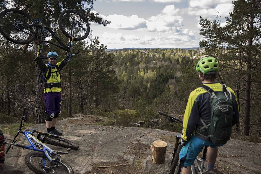 TOPPEN!: Det aller meste av Tungvekteren går nede i skogen, men noen utsiktspunkter finnes. IMG_4614 copy