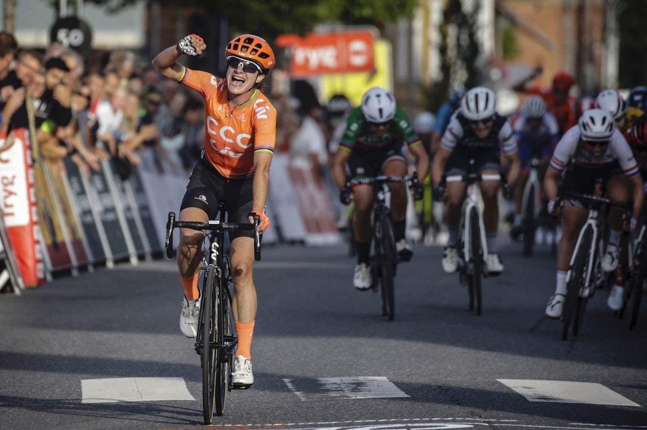 SPURTSEIER: Marianne Vos, som vant Ladies Tour of Norway i fjor, tok spurtseieren på andre etappe av rittet i dag. Foto: Cor Vos SPURTSEIER: Marianne Vos, som vant Ladies Tour of Norway i fjor, tok spurtseieren på andre etappe av rittet i dag. Foto: Cor Vos