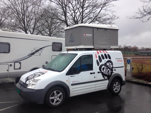 CAMPING-OPPSETT: Spesiallaget bil er ikke for alle, men gir muligheter for overnatting hvor som helst, når som helst. CAMPING-OPPSETT: Spesiallaget bil er ikke for alle, men gir muligheter for overnatting hvor som helst, når som helst.