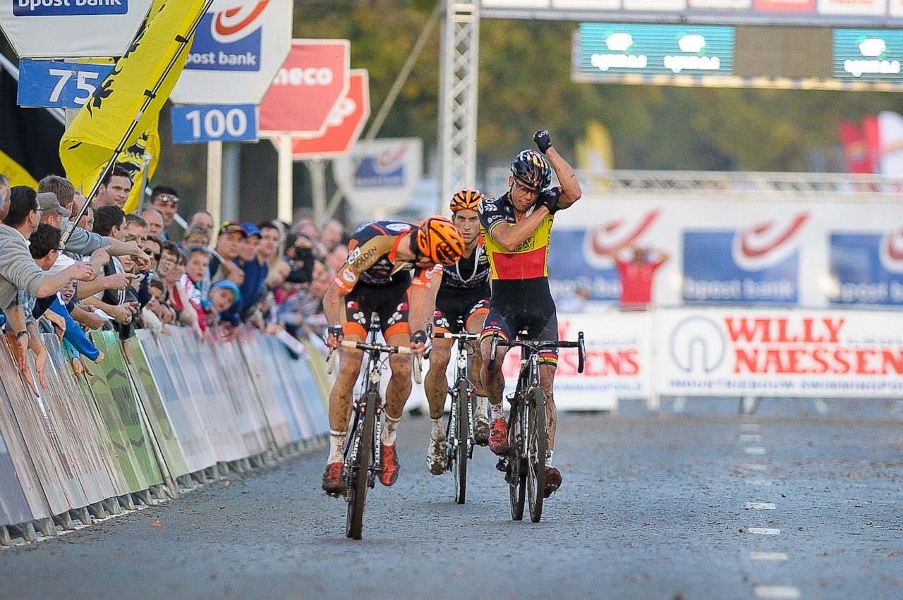 FORBANNA: Sven Nys hadde lite til overs for hvordan rittet ble avgjort. Foto: Cor Vos FORBANNA: Sven Nys hadde lite til overs for hvordan rittet ble avgjort. Foto: Cor Vos