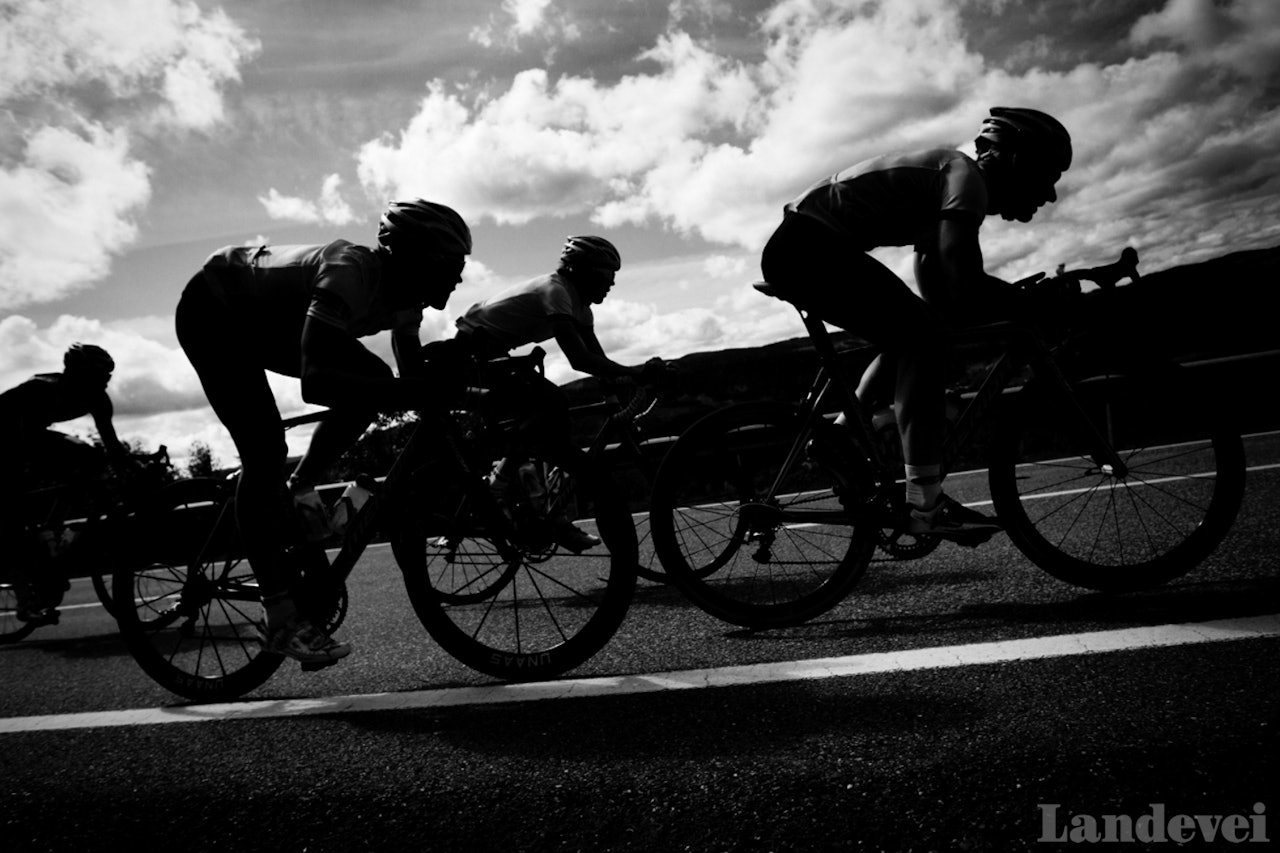 JO FLERE VI ER SAMMEN: Bli med på Norges første landeveisfestival! Samling 2016 i Valdres. Foto: Kristoffer Kippernes. JO FLERE VI ER SAMMEN: Bli med på Norges første landeveisfestival! Samling 2016 i Valdres. Foto: Kristoffer Kippernes.