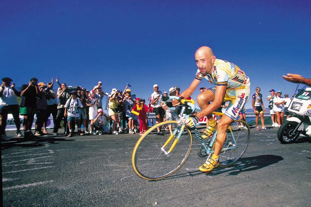HELGEN: Marco Pantani syklet fort og døde ung. Dette er boken om hans liv. Foto: Cor Vos.