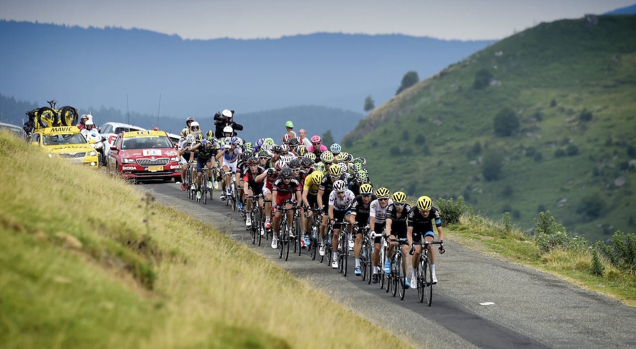TOG: Team Sky setter fart opp Plateau de Beille, Tour de France 2015. Foto: Cor Vos. TOG: Team Sky setter fart opp Plateau de Beille, Tour de France 2015. Foto: Cor Vos.
