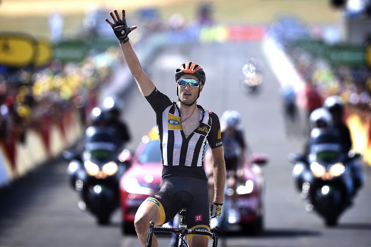 HIGH FIVE: Stephen Cummings tok sin og MTN-Qhubekas første etappeseier i Tour de France, på selveste Nelson Mandela-dagen. Foto: Cor Vos. HIGH FIVE: Stephen Cummings tok sin og MTN-Qhubekas første etappeseier i Tour de France, på selveste Nelson Mandela-dagen. Foto: Cor Vos.