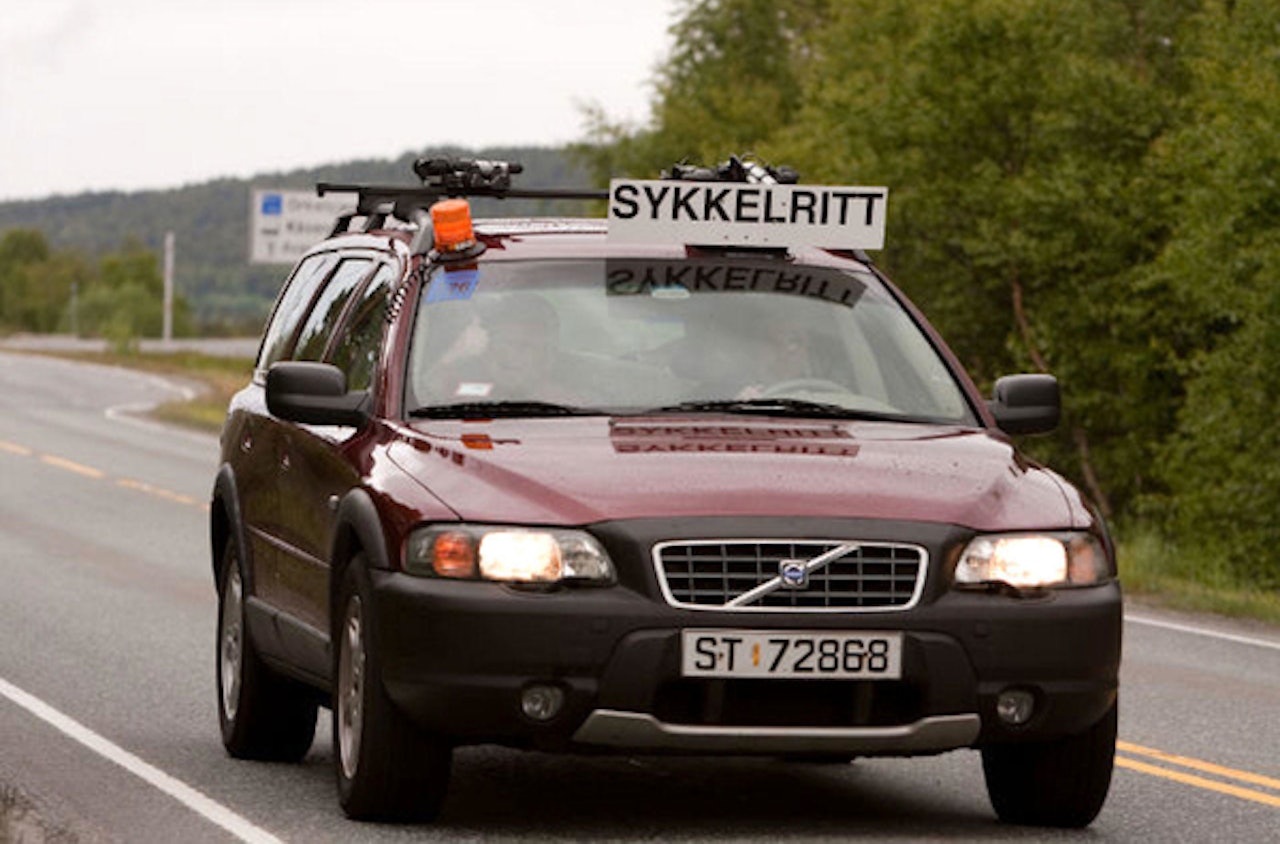 LEDEBILER: Først fikk Styrkeprøven skriftlig tilllatelse til å kjøre ledebiler foran de åtte første puljene i lagkonkurransen. I forrige uke ble tillatelsen trukket tilbake.  LEDEBILER: Først fikk Styrkeprøven skriftlig tilllatelse til å kjøre ledebiler foran de åtte første puljene i lagkonkurransen. I forrige uke ble tillatelsen trukket tilbake.