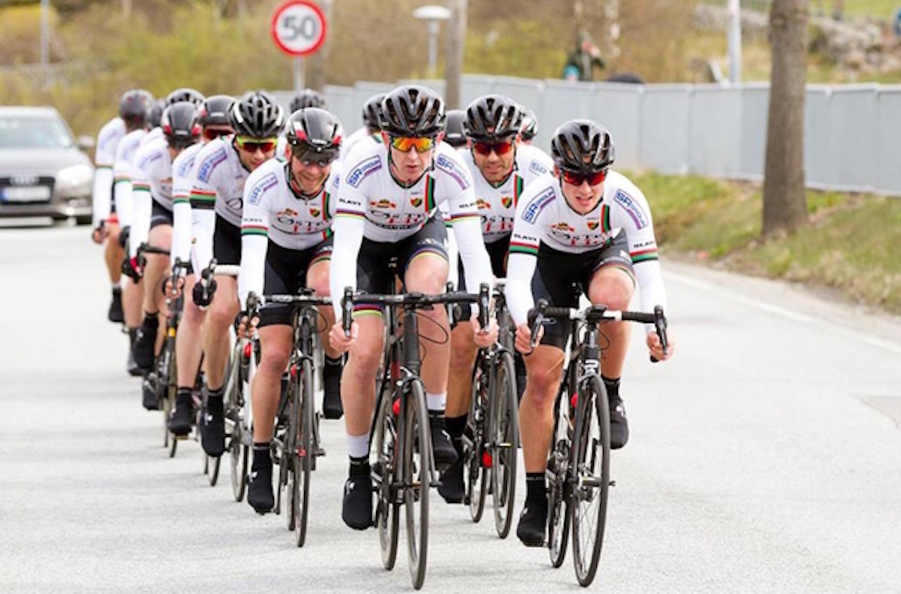 REKORDJEGERE: Jone Ellingsen og hans menn i Sandnes SK går sammen med Kristiansands CK i prosjektet SUB-5 for å hente hjem seieren på Kristiansand-Hovden i morgen. Foto: Christer Tesdal REKORDJEGERE: Jone Ellingsen og hans menn i Sandnes SK går sammen med Kristiansands CK i prosjektet SUB-5 for å hente hjem seieren på Kristiansand-Hovden i morgen. Foto: Christer Tesdal