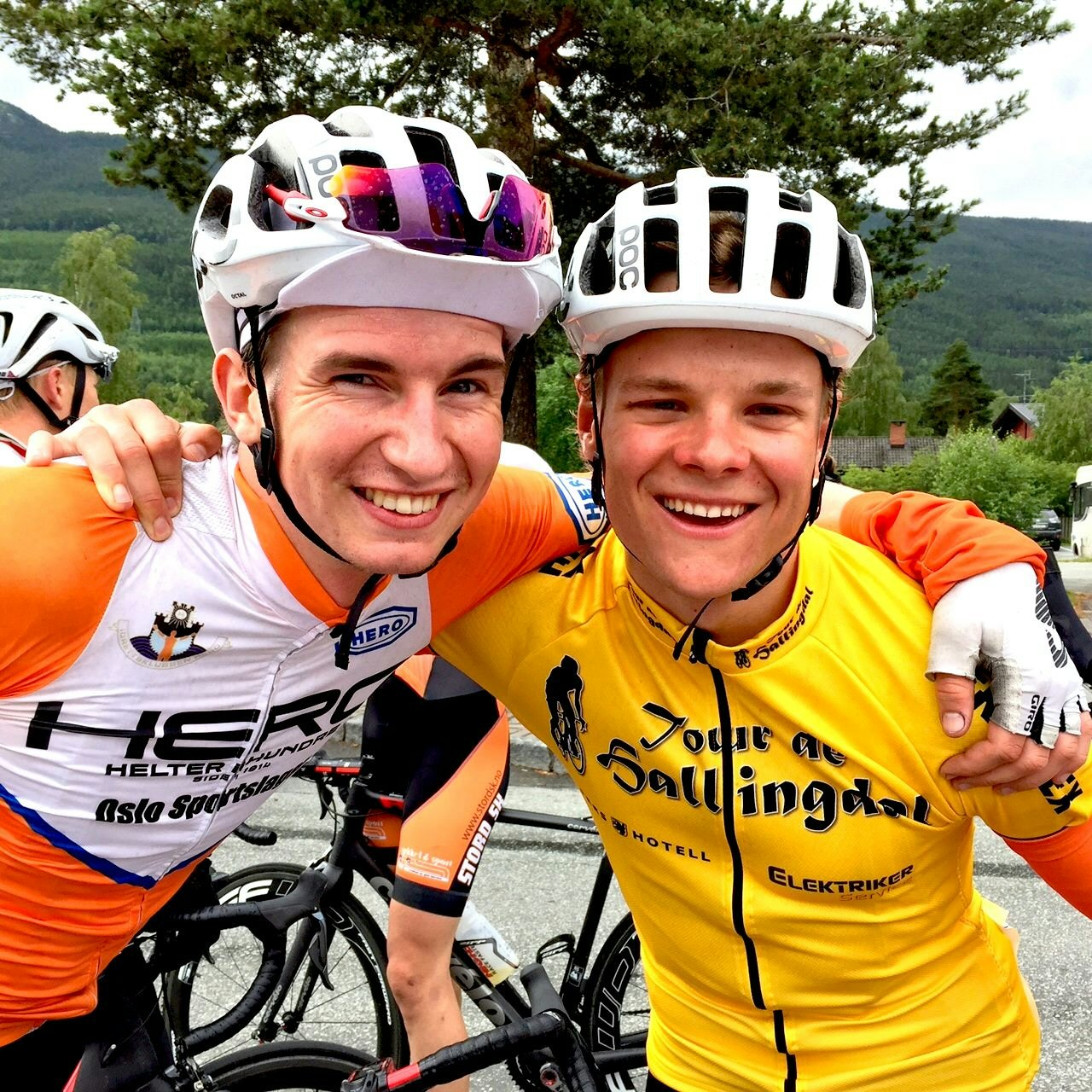 LETTET: Ola Jorde (t.h) sammen med hjelperytter Sindre Haugsvær. LETTET: Ola Jorde (t.h) sammen med hjelperytter Sindre Haugsvær.