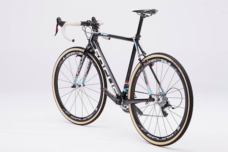 NYSKAPENDE: Focus har med sin nye Mares CX levert flere tekniske nyheter. Rammen kommer i både skive-og kantileverversjon. Foto: Focus. NYSKAPENDE: Focus har med sin nye Mares CX levert flere tekniske nyheter. Rammen kommer i både skive-og kantileverversjon. Foto: Focus.