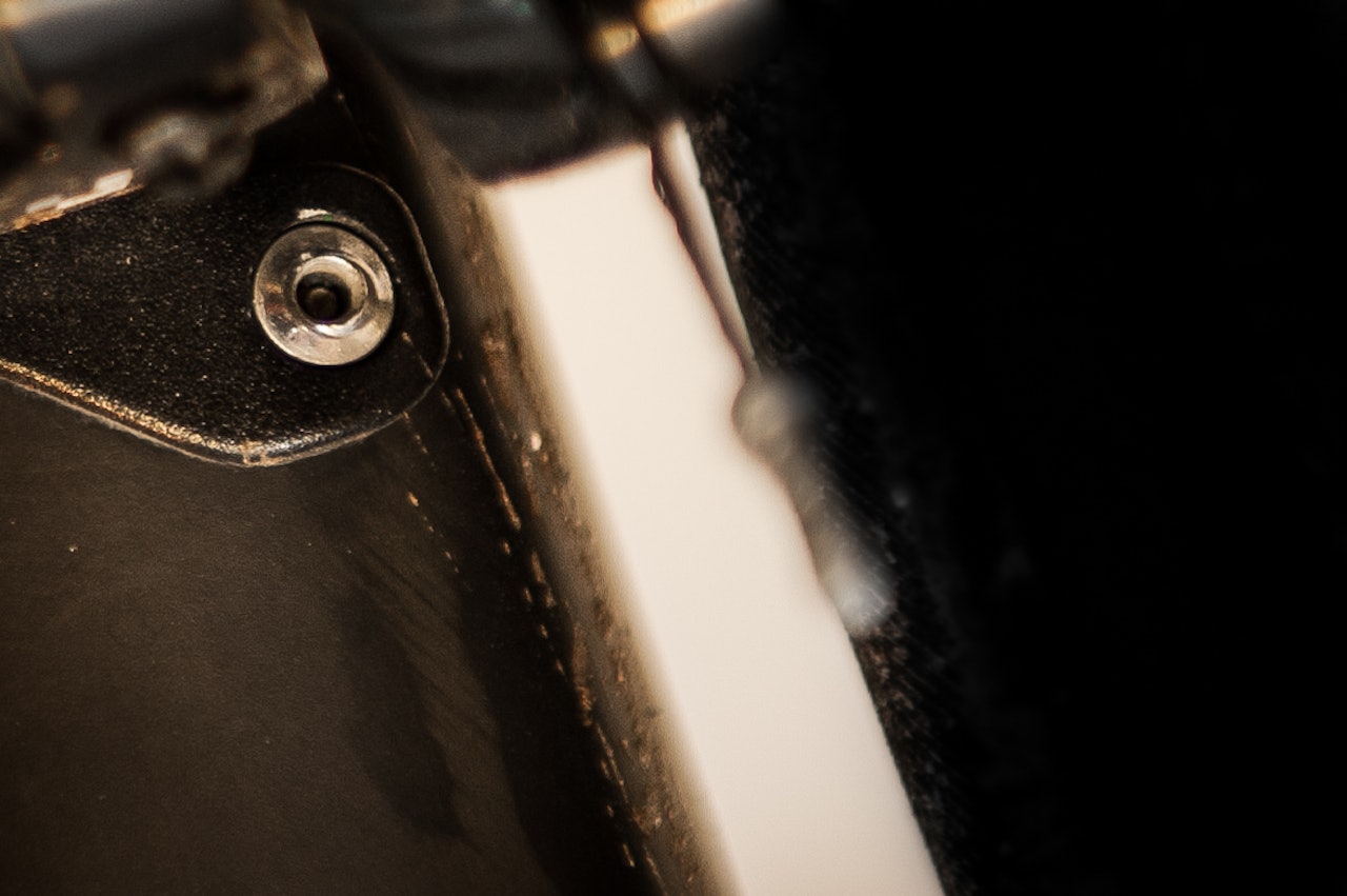 YOU CAN'T SEE ME: Eller kan du det? Er dette en øyesten, eller kanskje en hemmelig knapp? YOU CAN'T SEE ME: Eller kan du det? Er dette en øyesten, eller kanskje en hemmelig knapp?