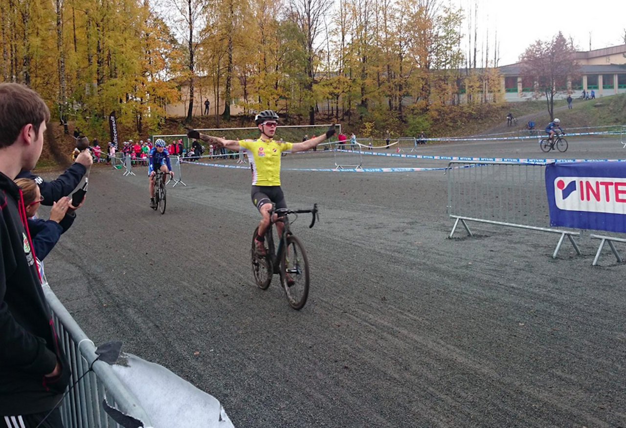 OVERLEGEN: Igjen. Fredrik Haraldseth seiler opp som en sterk kandidat til historiens første NM i sykkelkross. Foto: Jon Corneliussen.