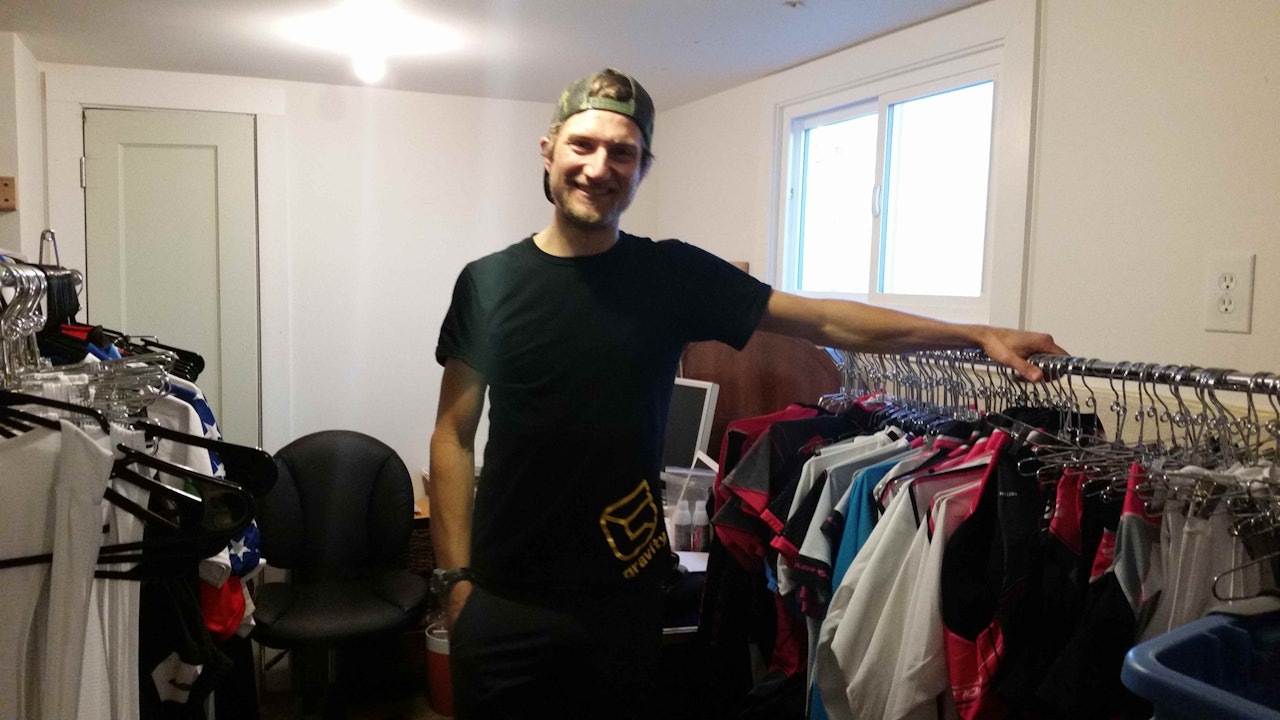 Tidligere proffrytter Russell Stevenson jobber nå med Voler sykkelbekledning, og deler gjerne sine tips. Foto: Kent Murdoch Tidligere proffrytter Russell Stevenson jobber nå med Voler sykkelbekledning, og deler gjerne sine tips. Foto: Kent Murdoch