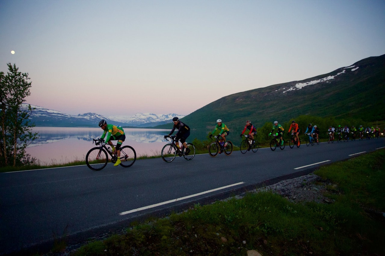 STORSLÅTT: Valdresflye i fullmåne er en opplevelse som tar pusten fra de fleste. Årets ritt og lagkonkurranse var i tillegg velsignet med strålende vær. Foto: Håvard Nesbø.  STORSLÅTT: Valdresflye i fullmåne er en opplevelse som tar pusten fra de fleste. Årets ritt og lagkonkurranse var i tillegg velsignet med strålende vær. Foto: Håvard Nesbø.