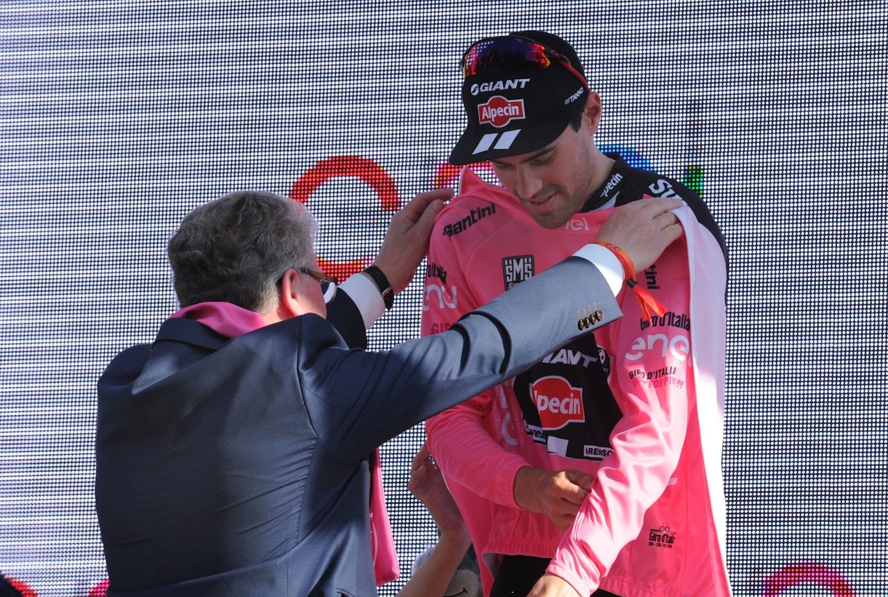 TILBAKE I ROSA: Tom Dumoulin lånte bare bort maglia rosa til Marcel Kittel i én dag. Foto: Cor Vos. 
