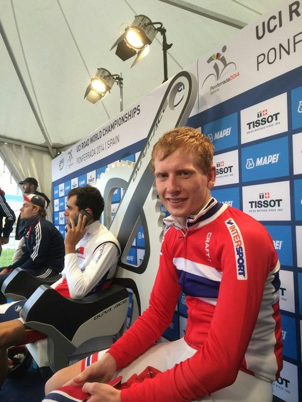 KNALLSTERK TEMPO: Andreas Vangstad i hot-seat etter å ha tråkket i mål som tredjemann, til slutt ble nordmannen nummer syv. Foto: NCF/twitter KNALLSTERK TEMPO: Andreas Vangstad i hot-seat etter å ha tråkket i mål som tredjemann, til slutt ble nordmannen nummer syv. Foto: NCF/twitter