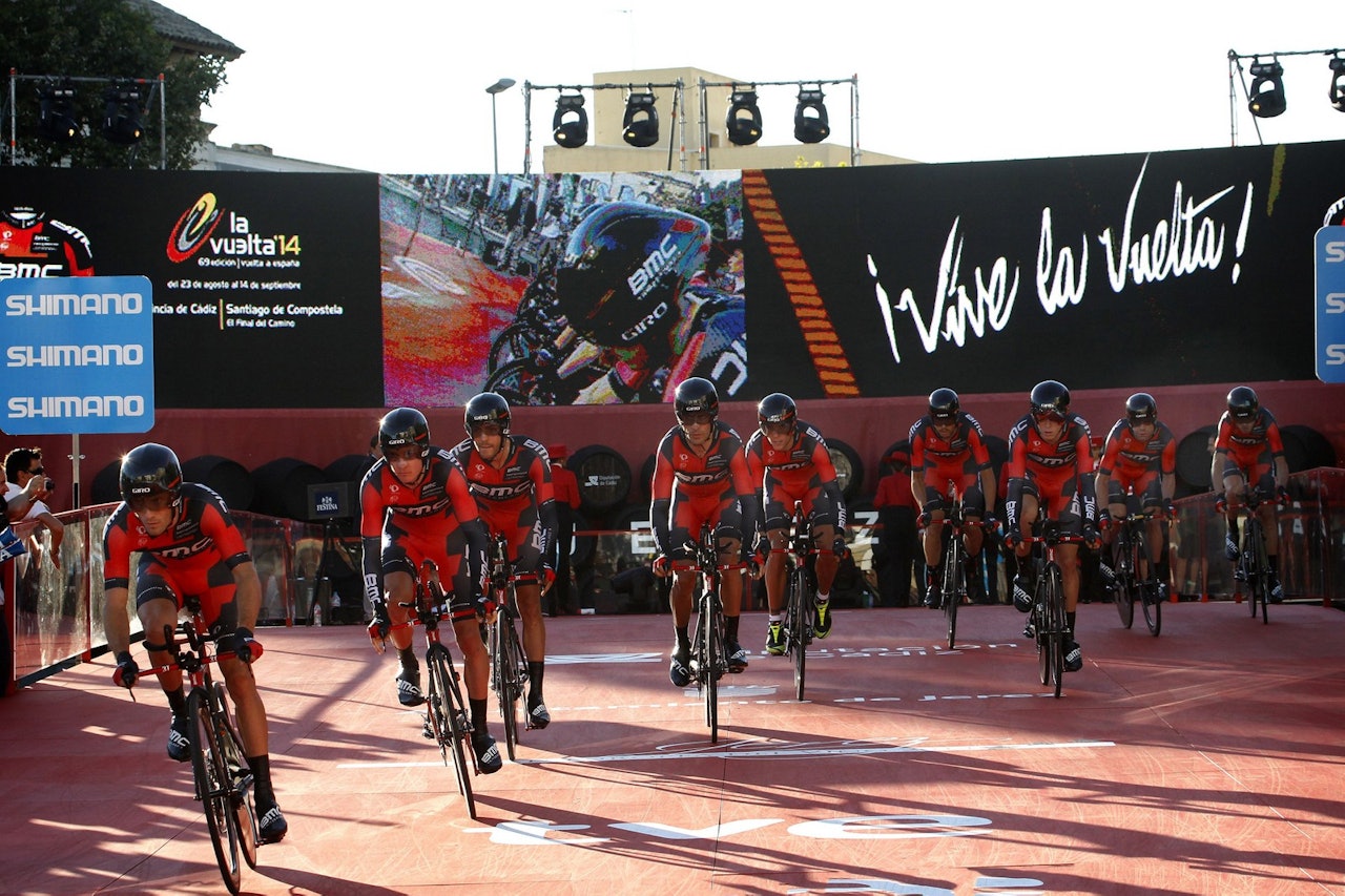 DE NYE MESTERNE: Thor Hushovds BMC-lag leverte en knallsterk avslutning på sin lagtempo, det holdt til verdensmestertittel med god margin! Foto: Cor Vos.  DE NYE MESTERNE: Thor Hushovds BMC-lag leverte en knallsterk avslutning på sin lagtempo, det holdt til verdensmestertittel med god margin! Foto: Cor Vos.