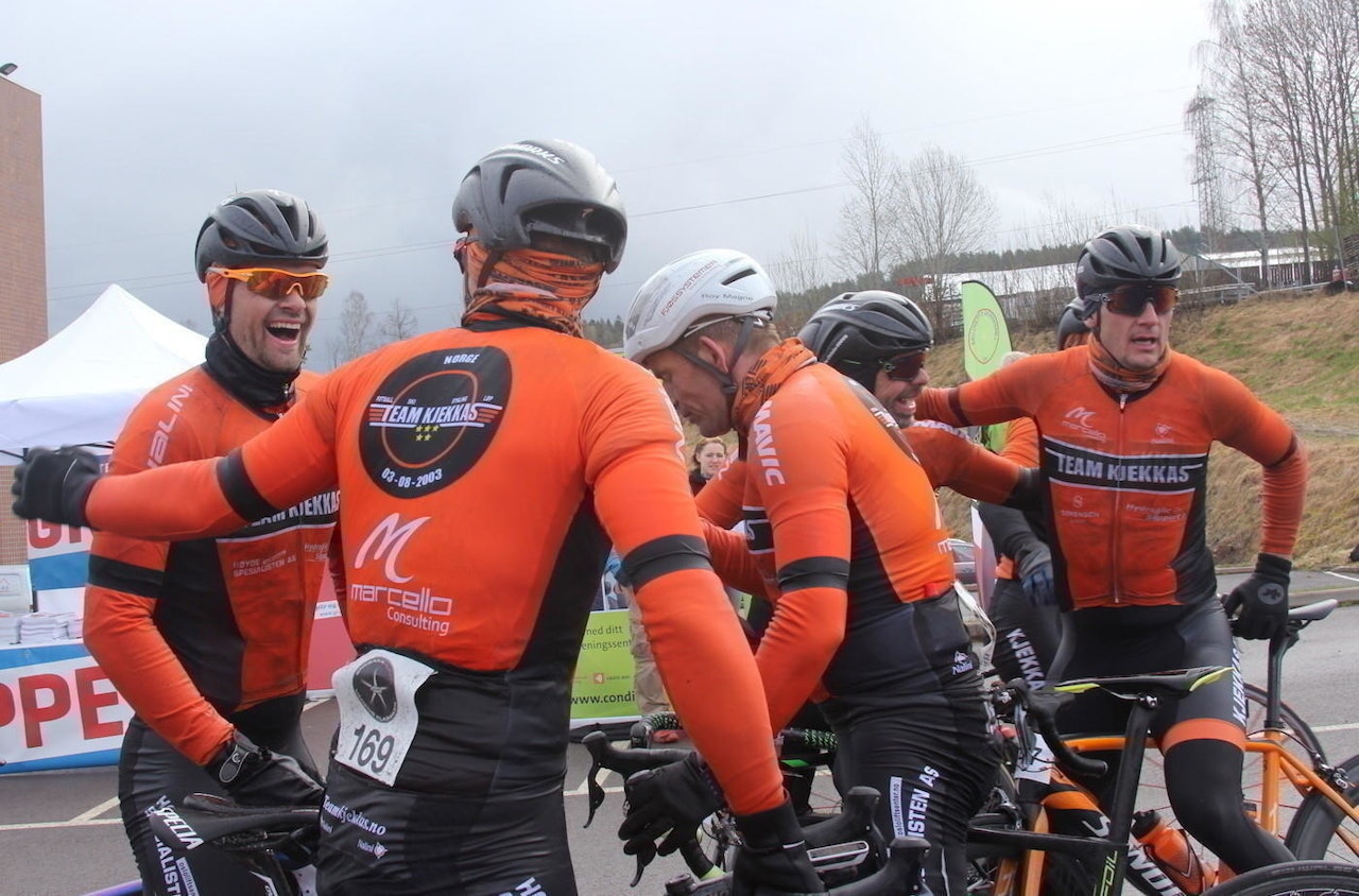 Stor glede i Team Kjekkas da seieren var et faktum. Foto: Ingeborg Scheve Stor glede i Team Kjekkas da seieren var et faktum. Foto: Ingeborg Scheve
