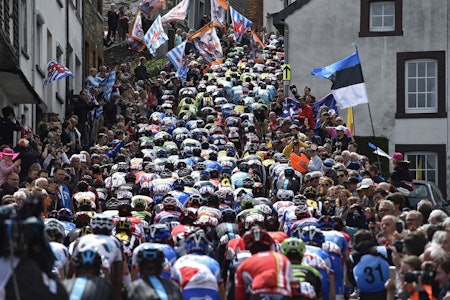 TETTPAKKET: Cote de Saint Roch er en favoritt for både publikum og fotografer under Liege-Bastogne-Liege. Foto: Cor Vos.  TETTPAKKET: Cote de Saint Roch er en favoritt for både publikum og fotografer under Liege-Bastogne-Liege. Foto: Cor Vos.