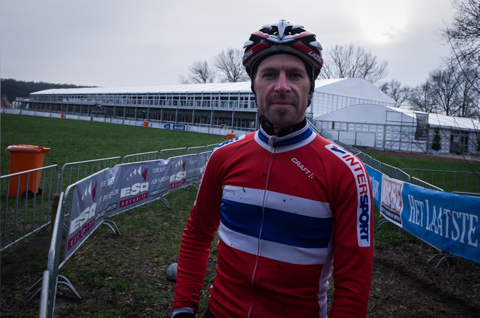 KLAR: David Quist hadde tid til en kjapp prat under treningen. Han var høyst usikker på hvor bløt løypen kom til å bli på søndag.