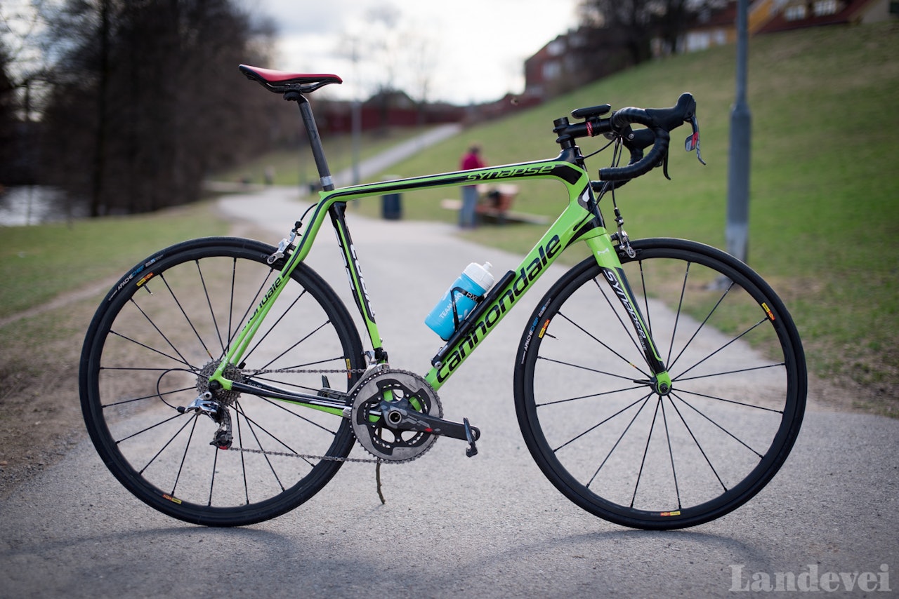 GAMMEL TRAVER: Slik har jeg satt opp årets sykkel, en Cannondale Synapse. GAMMEL TRAVER: Slik har jeg satt opp årets sykkel, en Cannondale Synapse.