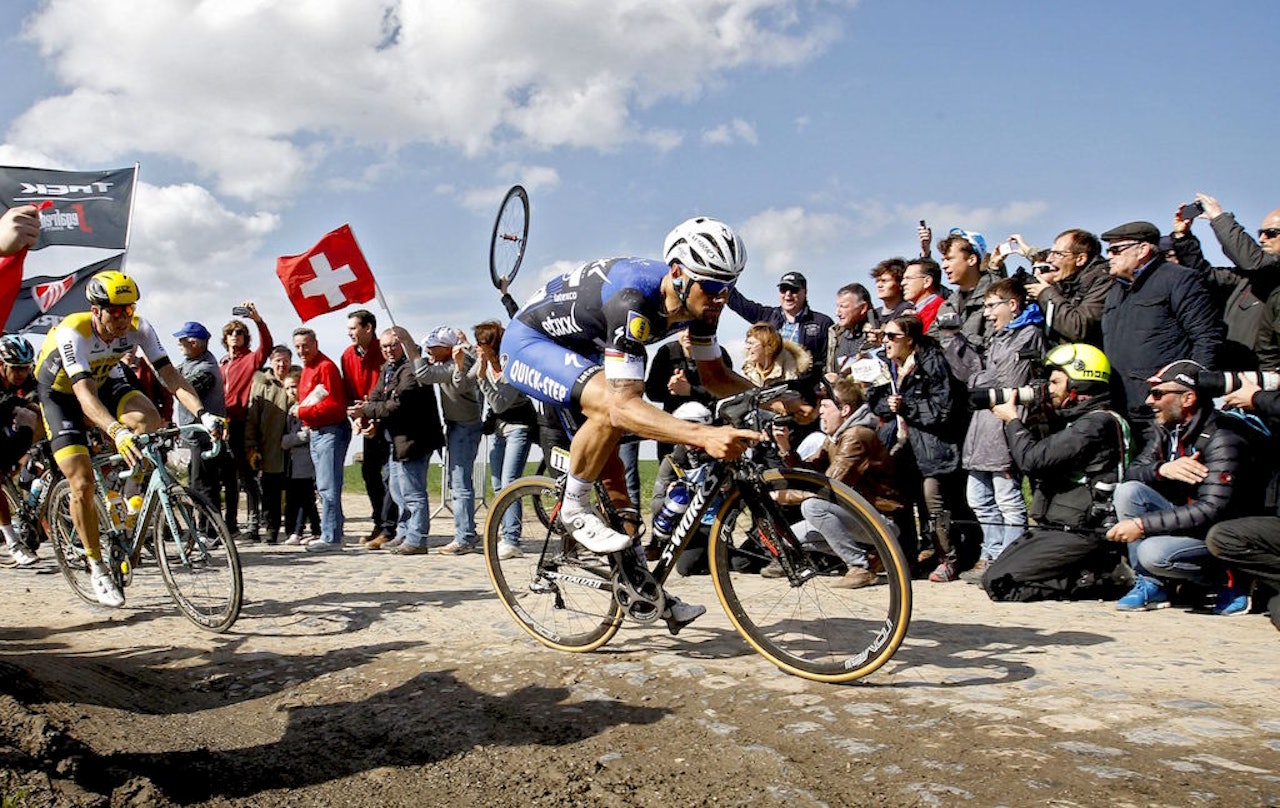 NESTEN: Tom Boonen var en sykkellengde fra å bli historisk. Nyt de syke scenene fra denne filmen! Foto: Cor Vos.