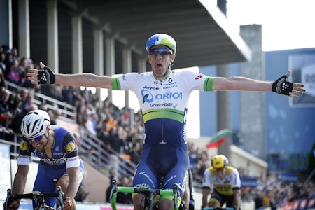 SJOKKSEIER: Matthew Hayman spurtslår Tom Boonen og vinner Paris-Roubaix. Foto: Cor Vos. 