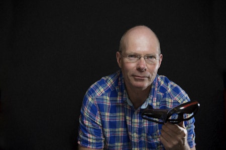 STOLTHETEN: Otto Jaegers karbonseter er blitt populære over hele landet. Setet har lav vekt, fantastisk komfort og individuell tilpasning til kroppsvekten. Foto: Kristoffer Kippernes. STOLTHETEN: Otto Jaegers karbonseter er blitt populære over hele landet. Setet har lav vekt, fantastisk komfort og individuell tilpasning til kroppsvekten. Foto: Kristoffer Kippernes.