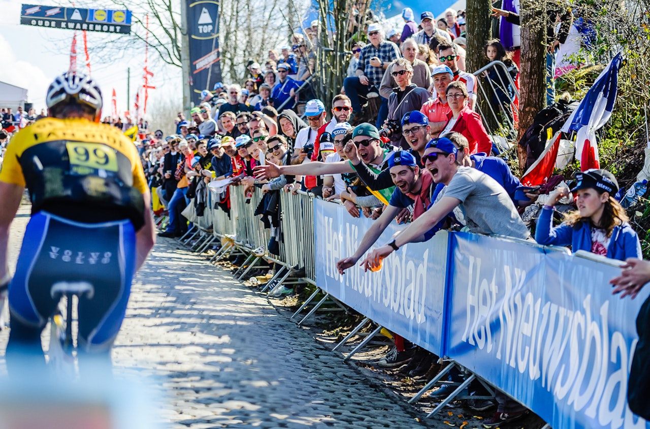 Stemning på Kwaremont under Ronde Van Vlaaanderens 100-årsjubileum på søndag. Foto: Digitalclickx.com Stemning på Kwaremont under Ronde Van Vlaaanderens 100-årsjubileum på søndag. Foto: Digitalclickx.com