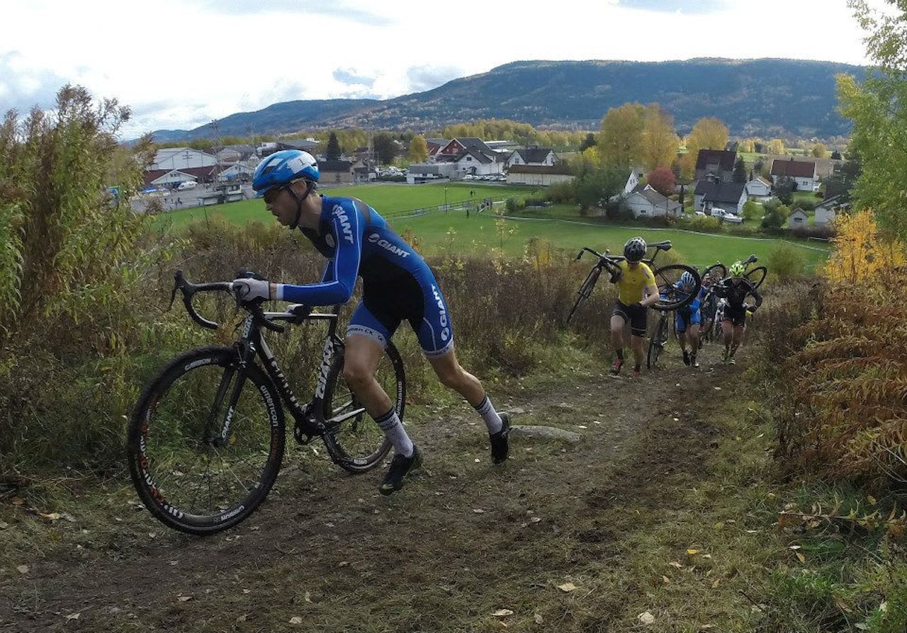 OVERLEGEN: Morten Vaeng var over to minutter før nestemann på hjemmebane. Foto: Torstein Heen. OVERLEGEN: Morten Vaeng var over to minutter før nestemann på hjemmebane. Foto: Torstein Heen.
