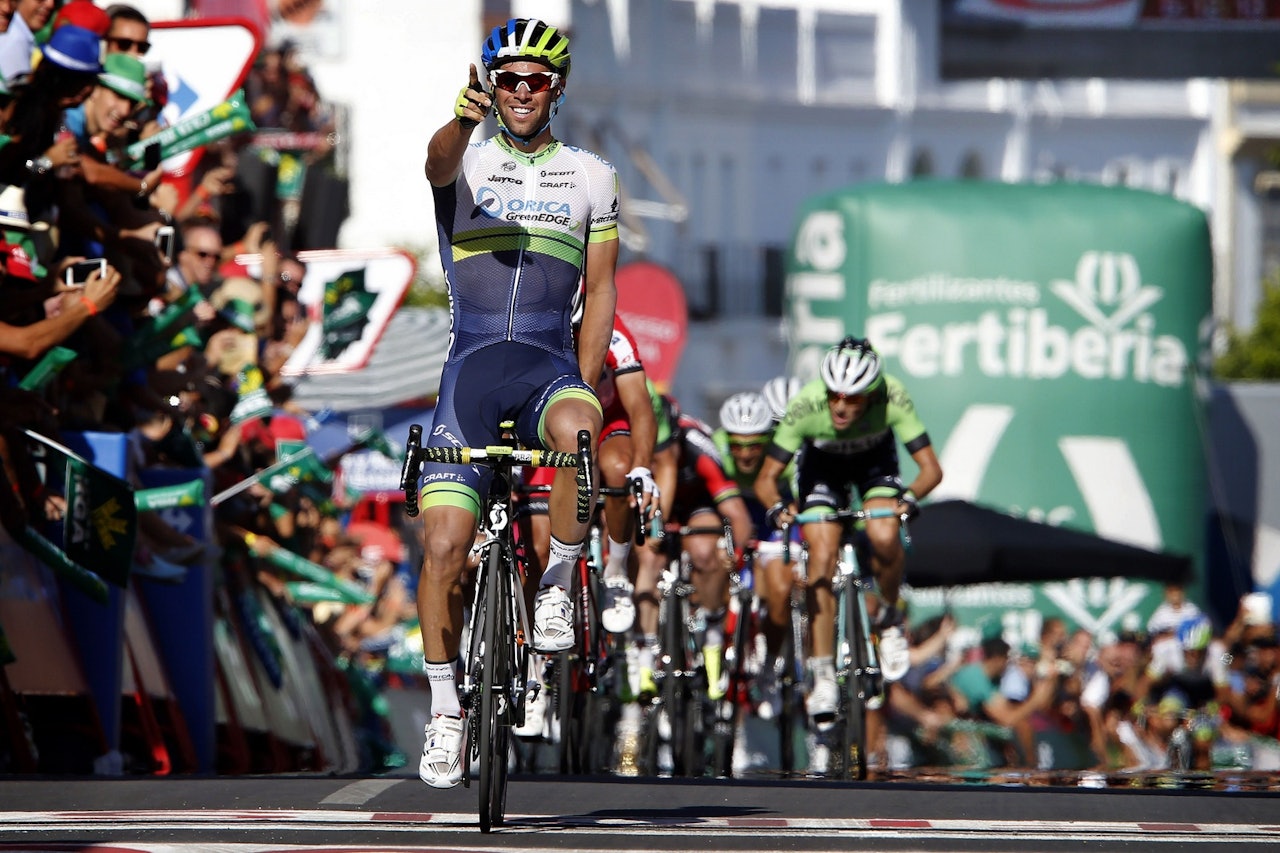 DOBBELT OPP: Michael Matthews fikk både etappeseier og ledertrøye på dagens etappe! Foto: Cor Vos.  DOBBELT OPP: Michael Matthews fikk både etappeseier og ledertrøye på dagens etappe! Foto: Cor Vos.