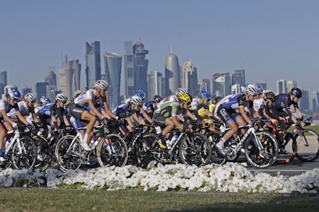 Ladies Tour of Quatar i begynnelsen av februar var en opptur for Hitec, med etappeseier til Kirsten Wild (foran) på første mulighet. Foto: Cor Vos