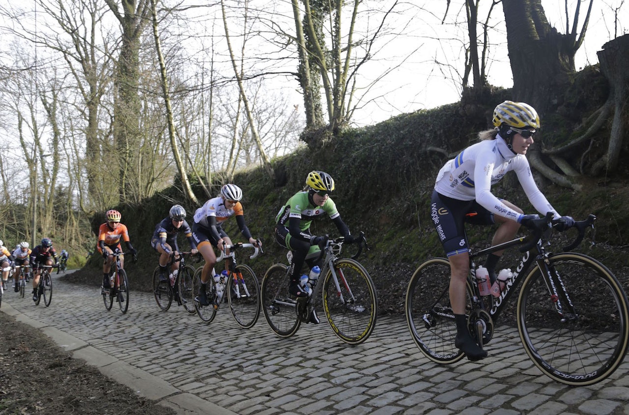 JOBBER: Emma Johansson (foran) er kaptein i Wiggle-High5, laget som har jobbet seg fra 3. til førsteplass på UCI-rankingen i årets to første måneder. Foto: Cor Vos JOBBER: Emma Johansson (foran) er kaptein i Wiggle-High5, laget som har jobbet seg fra 3. til førsteplass på UCI-rankingen i årets to første måneder. Foto: Cor Vos